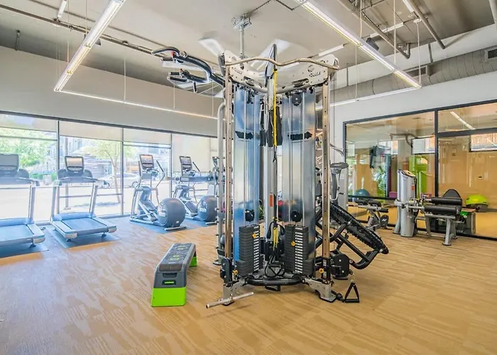Apartment Dt Phx Balcony Wd Gym Pool & Parking *