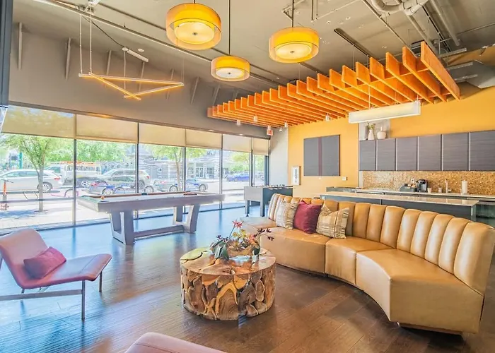 Apartment Dt Phx Balcony Wd Gym Pool & Parking *
