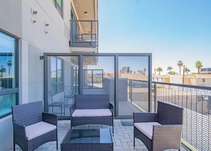 Dt Phx Balcony Wd Gym Pool & Parking * Phoenix