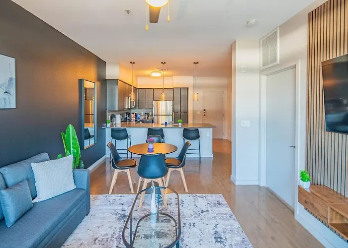 Dt Phx Balcony Wd Gym Pool & Parking Phoenix