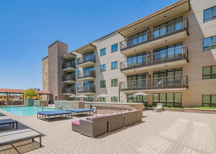 Dt Phx Balcony Wd Gym Pool & Parking Phoenix